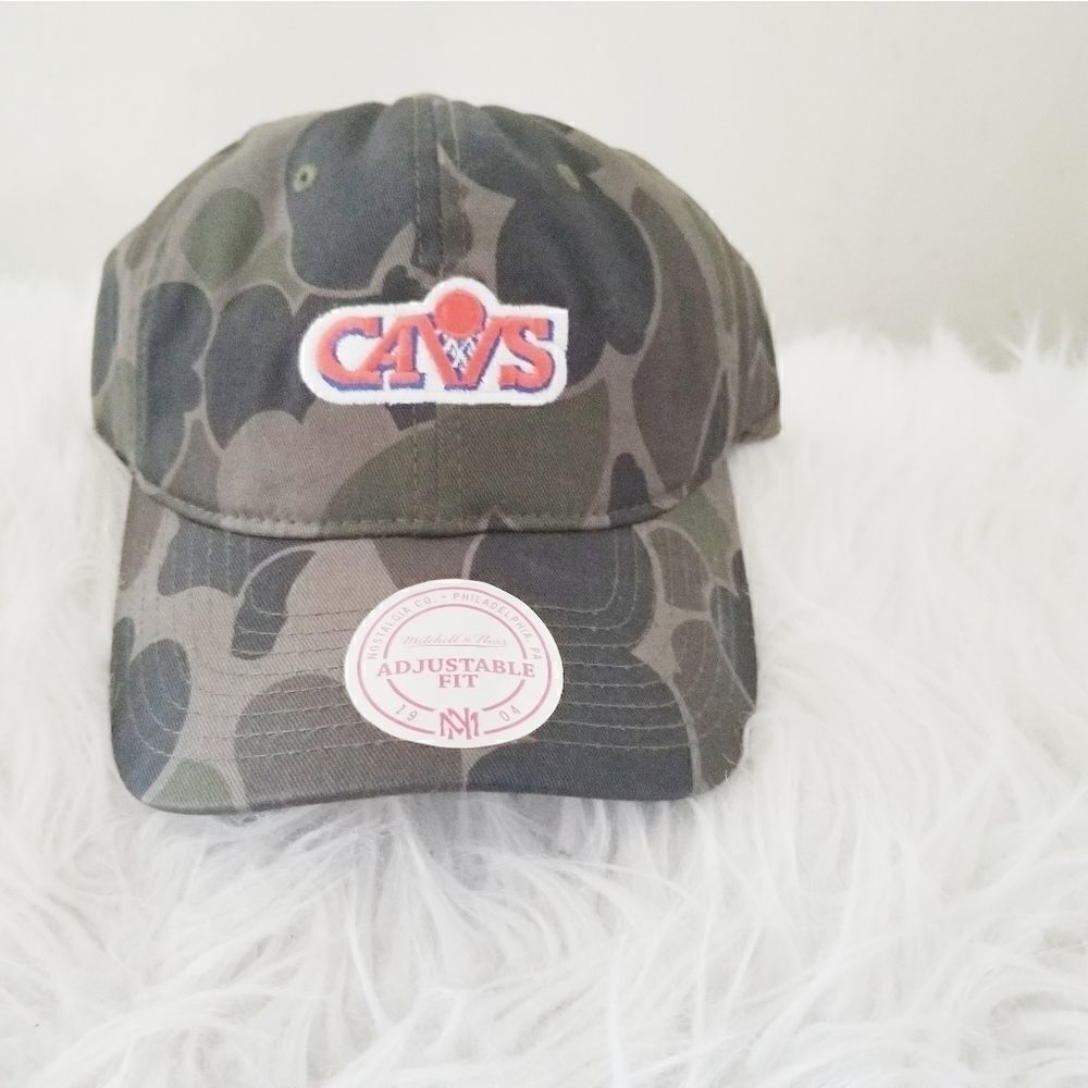 Cavs basketball camo slouch strapback